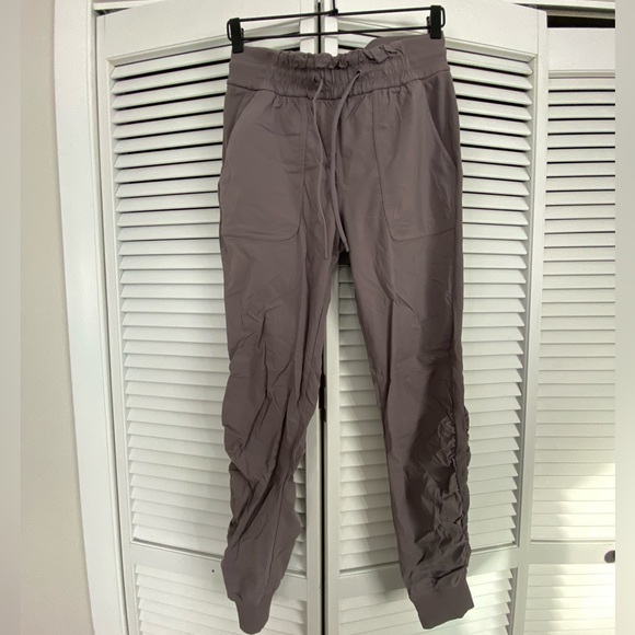 Lululemon Beyond the Studio Jogger - Picture 5 of 14